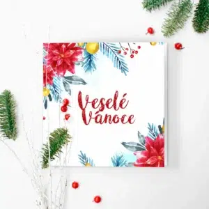 Vánoční přání bílé s vánočními hvězdami a cesmínou – přední strana s českým vánočním přáním